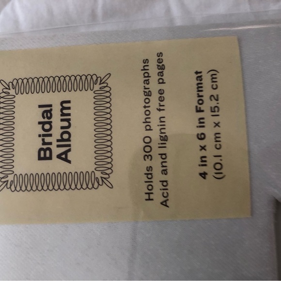 NWT Beautiful Wedding Photo Album With Decorative Stitching Accents - Picture 3 of 9